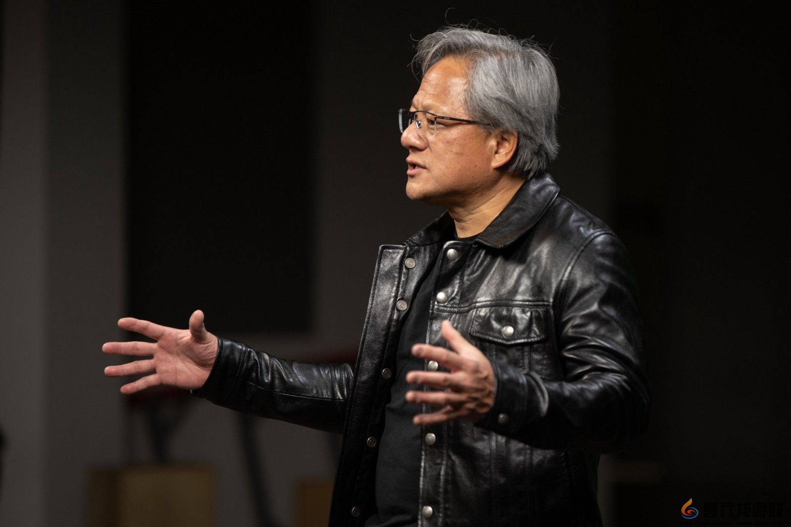 NVIDIA都成世界第一了：黄仁勋为何仍在担心(图1)