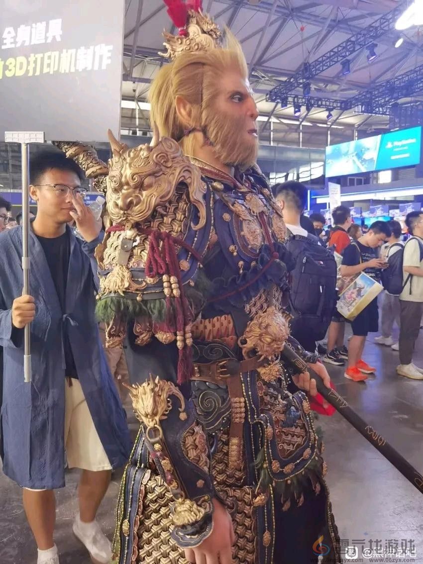 《黑神话：悟空》天命人Cos 妆容和服装非常还原(图1)