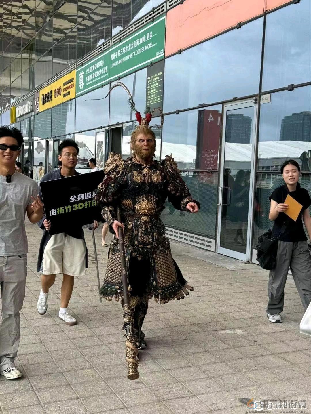 《黑神话：悟空》天命人Cos 妆容和服装非常还原(图5)