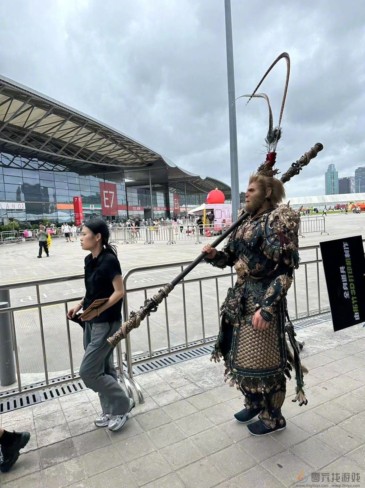 《黑神话：悟空》天命人Cos 妆容和服装非常还原(图6)