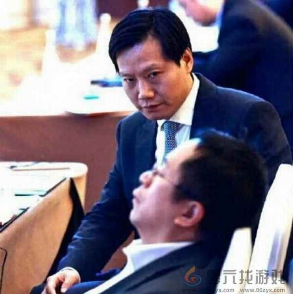 周鸿祎回应睡觉被雷军瞪：他是着急要不要叫醒自己(图1)